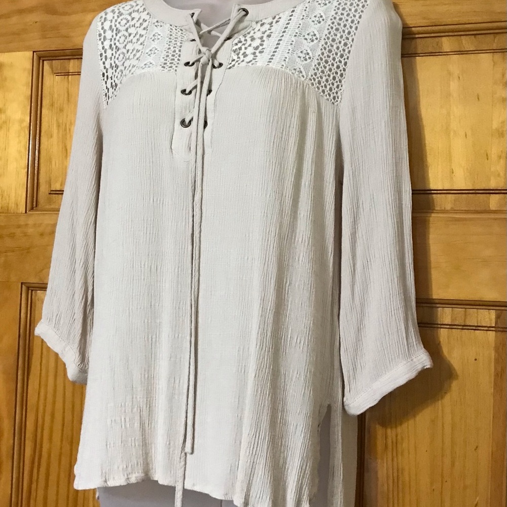 Umgee Beige Blouse Size Small 4 - 6 
60% Cotton - Picture 2 of 13